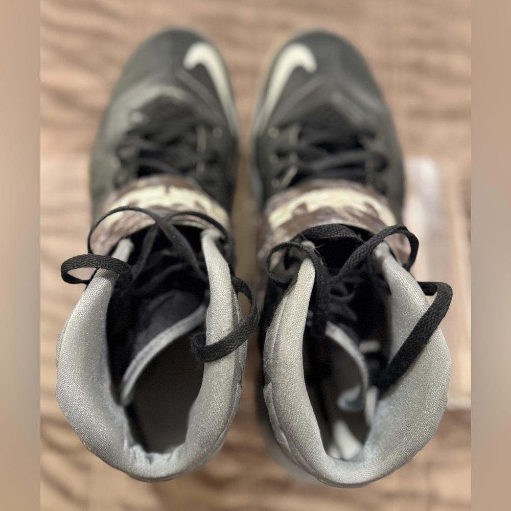 Men’s Nike sz 11 Black and Gray Basketball Shoes. - Picture 5 of 9